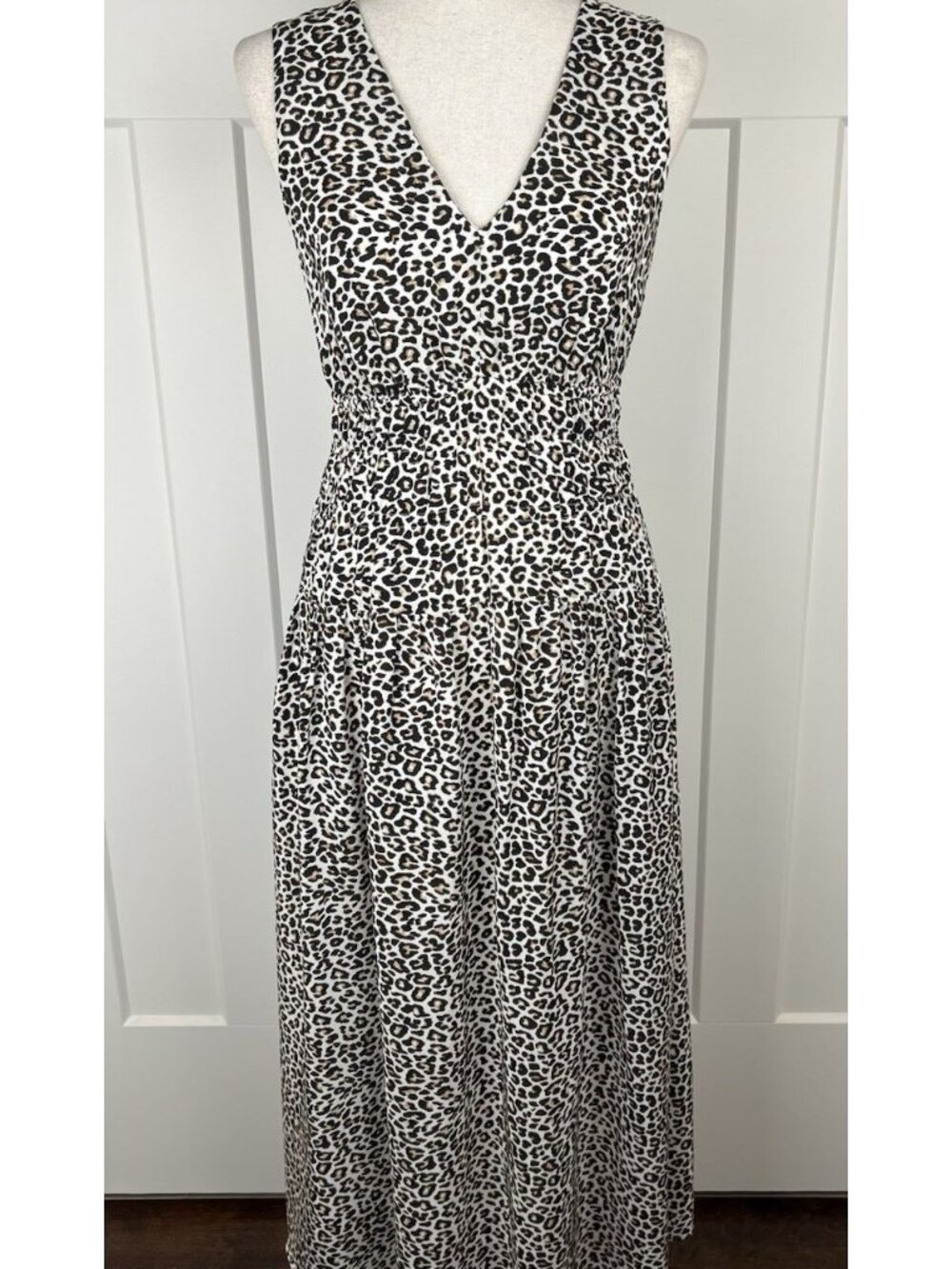 J.Crew Leopard Print Midi Dress XS Fit & Flare V Neck Lined Animal Print
